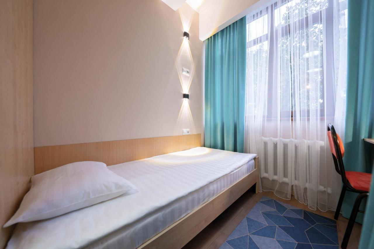 Kaganat Hostel Bischkek Exterior foto